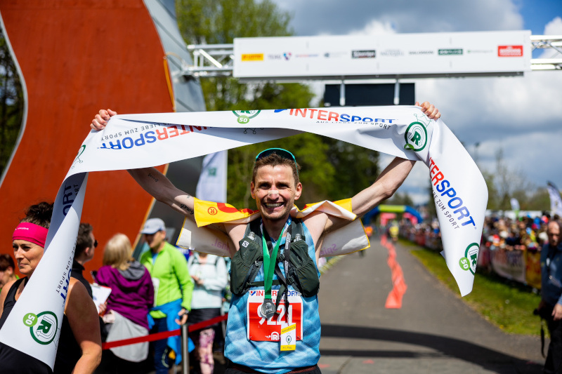 Der Deutsche Marathonvizemeister 2023 Erik Hille startet für den TV Burglengenfeld