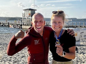 Trainer Thomas Kerner und Justine Jendro vom TV Burglengenfeld